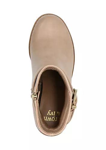 Levi Boots, Lt. Neutral